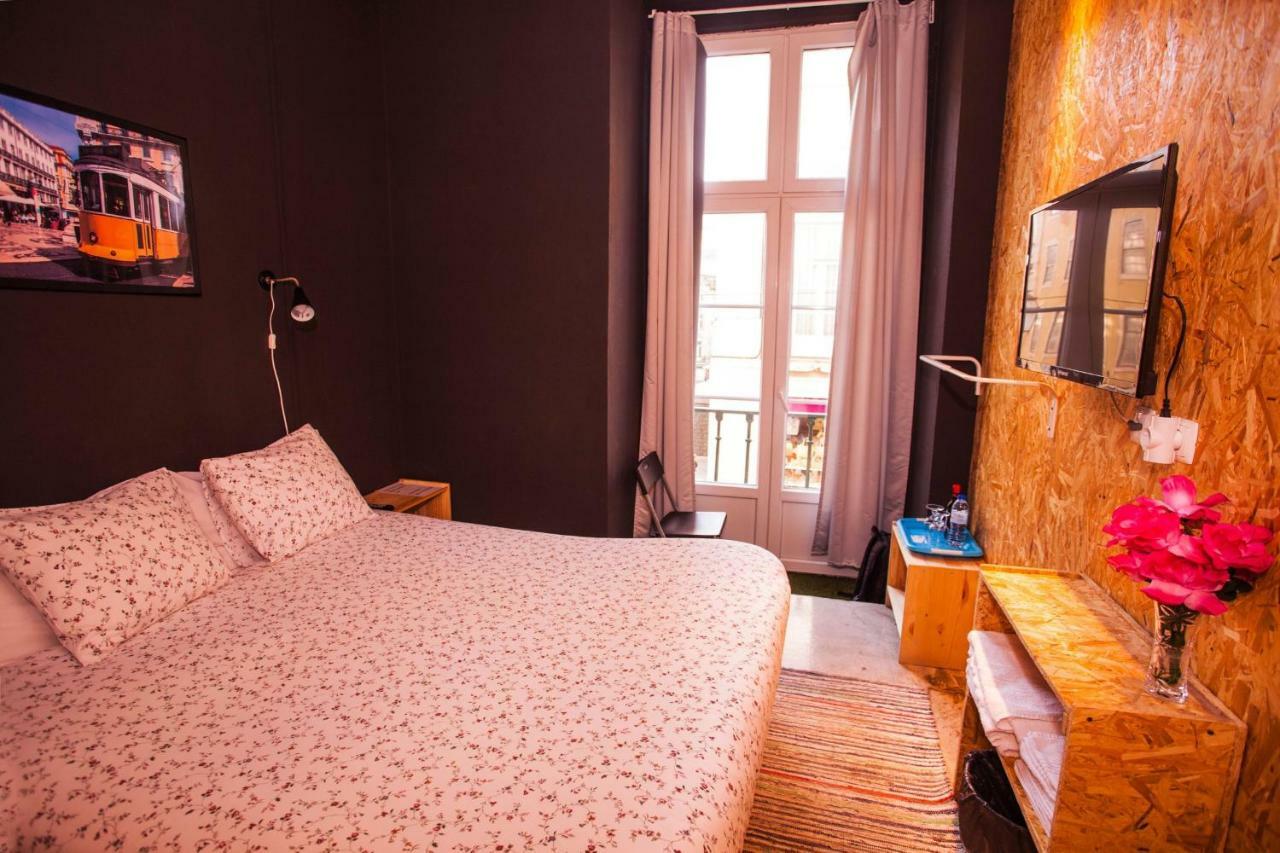 Sky Beds Lisbon Hostel Bagian luar foto
